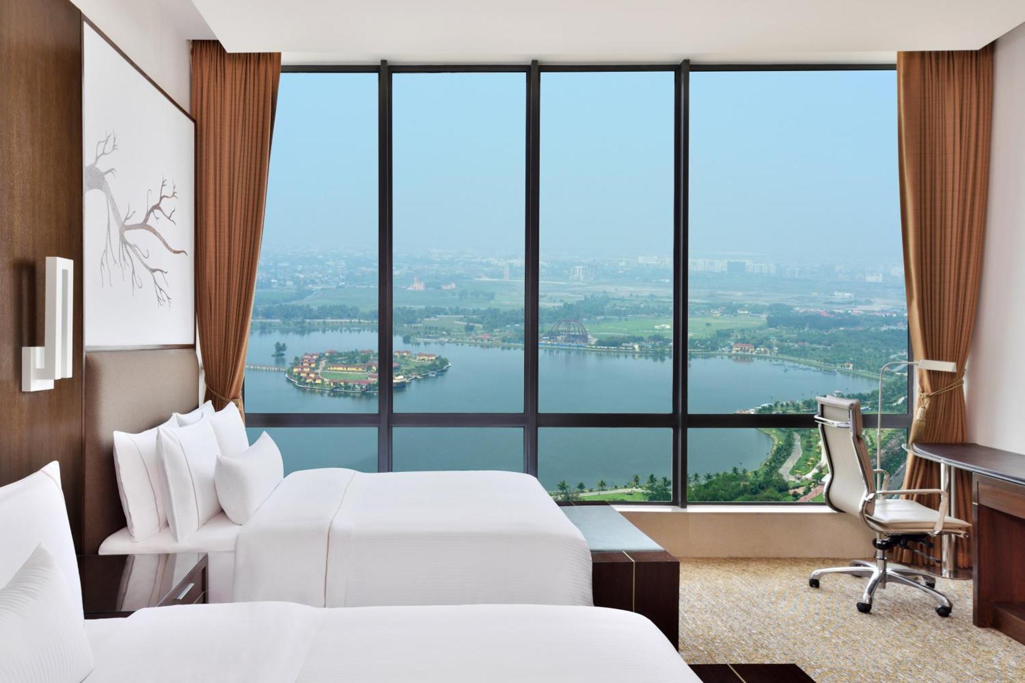 The Westin Kolkata Rajarhat מראה חיצוני תמונה A guest room at the hotel