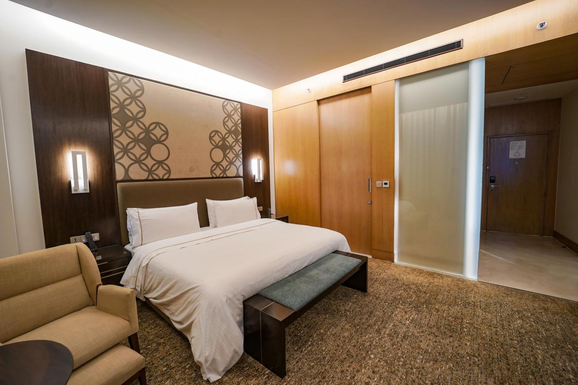 The Westin Kolkata Rajarhat מראה חיצוני תמונה A bedroom at the hotel