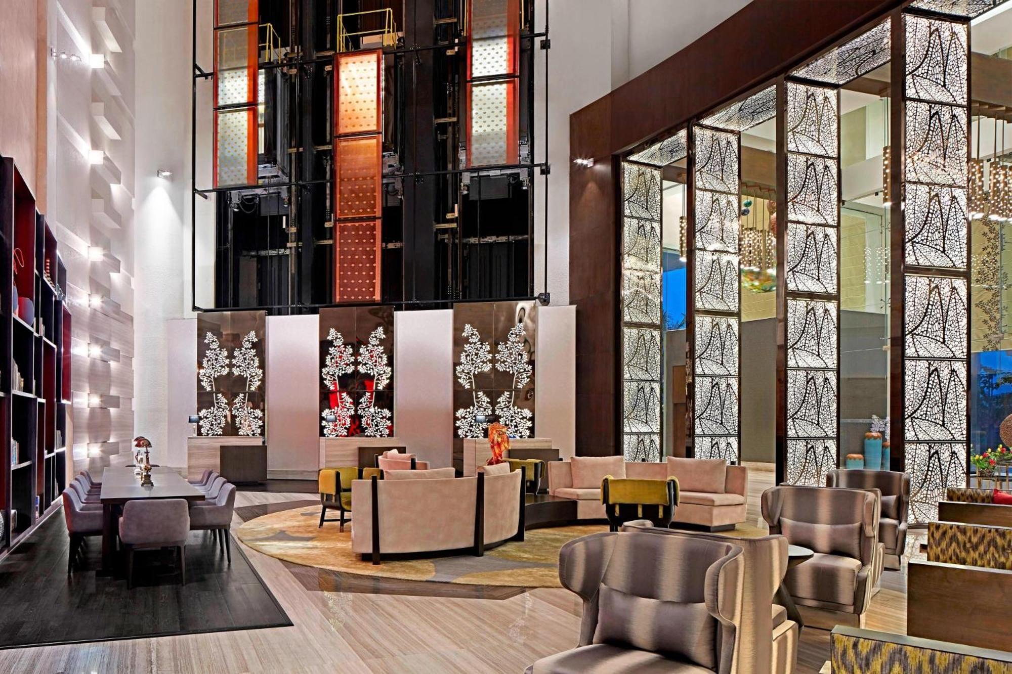 The Westin Kolkata Rajarhat מראה חיצוני תמונה The lobby of the hotel